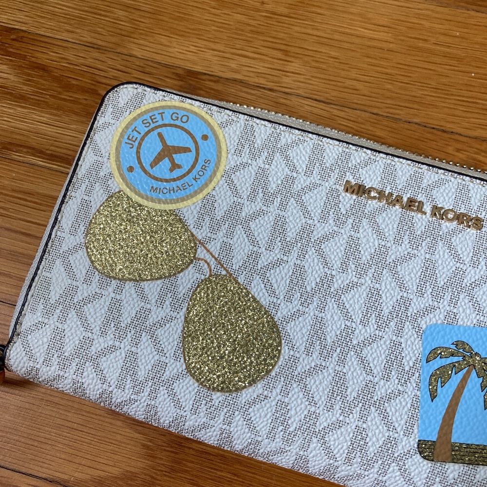 Michael Kors Fly Away Continental Wallet